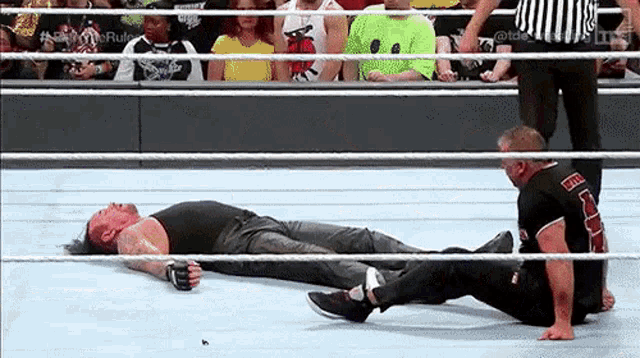 Undertaker Sit Up GIF - Undertaker Sit Up Extreme Rules GIFs
