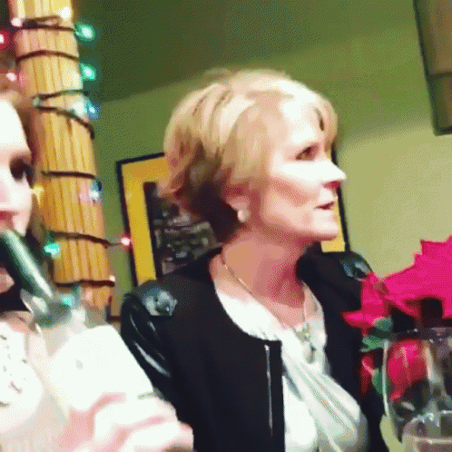 Wine Mother GIF - Wine Mother Mom GIFs