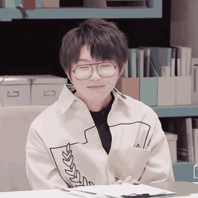 Mao Bất Dịch Mao Buyi GIF