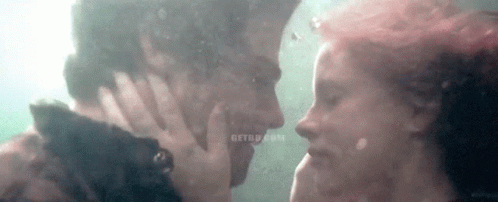 Stephen King Kiss GIF - Stephen King Kiss Underwater Kiss GIFs