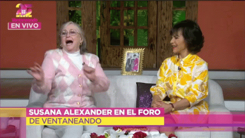 Emocionada Susana Alexarder GIF - Emocionada Susana Alexarder Paty Chapoy GIFs