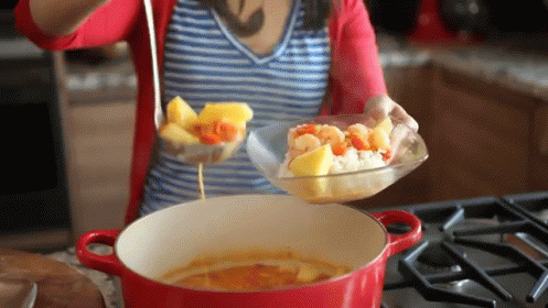 Red Curry With Shrimp, Pineapples, And Tomatoes GIF - Redcurry Shrimp Pineapples GIFs