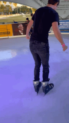 Asher Musgrave Wipeout GIF - Asher Musgrave Wipeout Ice Skating GIFs