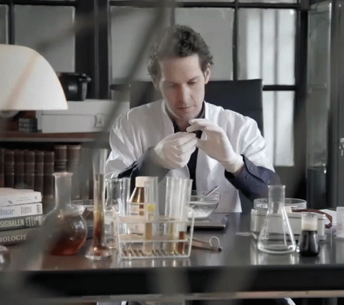 Victor Mids Doctor GIF - Victor Mids Doctor Chemist GIFs