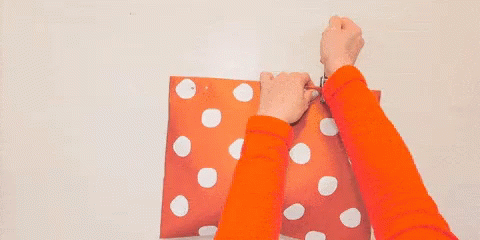 Wrapping Presents Bow GIF - Wrapping Presents Bow Gift Bag GIFs