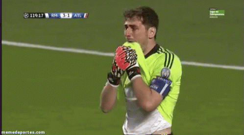 Iker Casillas Hace Mueca De Tristesa Y Asombro GIF - Iker Casillas Real Madrid Team Goal Keeper GIFs