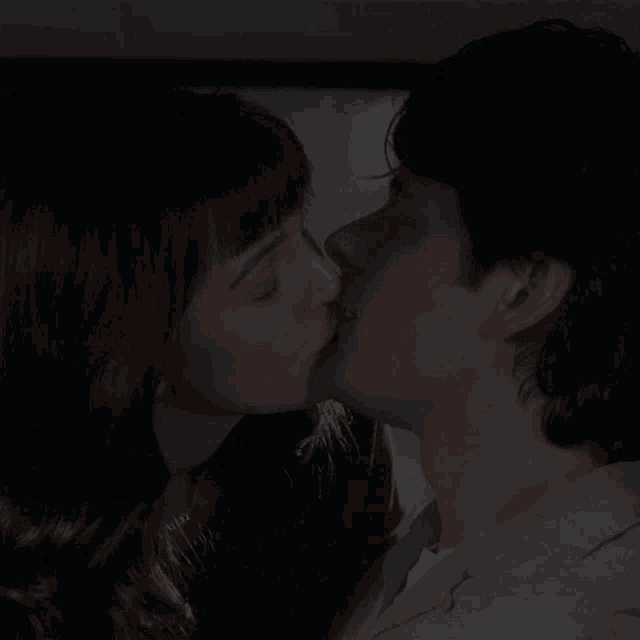 Kissing Long Kiss GIF - Kissing Long Kiss Lovers GIFs