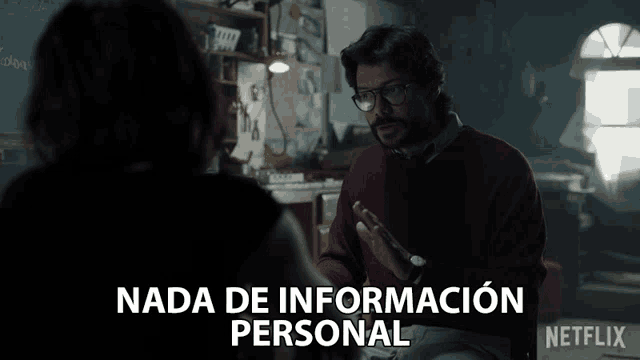 a man in a red sweater is talking to a woman in a dark room with the words nada de informacion personal above him