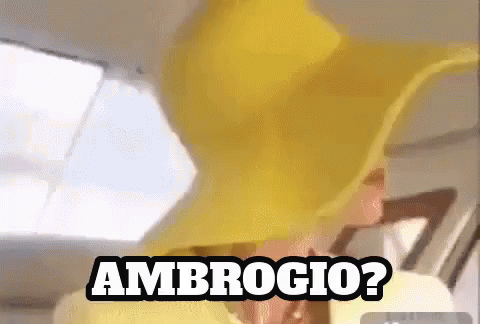 Ambrogio Avverto Un Certo Languorino Fame Pubblicità Ferrero Rocher Spot Affamato Pranzo Cena GIF - Cibo Pappa Cult Commercial GIFs