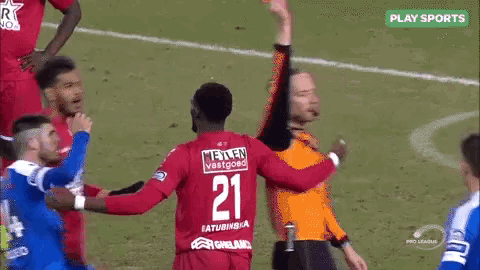 a soccer player with the number 21 on their jersey
