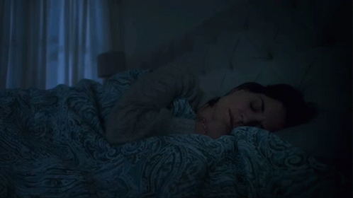 Having A Bad Dream Katie Holmes GIF - Having A Bad Dream Katie Holmes Miranda Wells GIFs