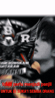 a blurred image of a man with the words tidak perlu menjadi penjil untuk di suka ' i semua orang below him