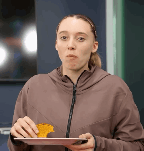 Wow Paige Bueckers GIF - Wow Paige Bueckers Eating GIFs
