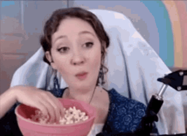 Luxiegames Whats Going On Here GIF - Luxiegames Whats Going On Here Eating Popcorn GIFs