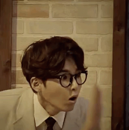 Ryeowook What Is Happening GIF - Ryeowook What Is Happening What Is Going On GIFs