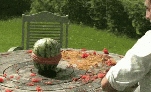 Sandia Explota Con Bandas De Caucho GIF - Explode Watermelon GIFs