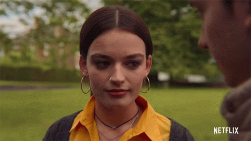 Look At Maeve Wiley GIF - Look At Maeve Wiley Emma Mackey GIFs