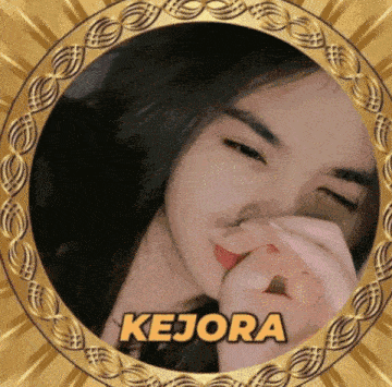a picture of a girl in a gold frame with the name kejora on it