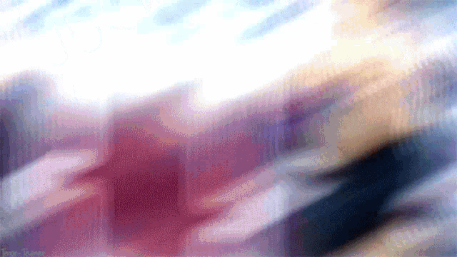 a blurry picture of a purple and white background with a few lines