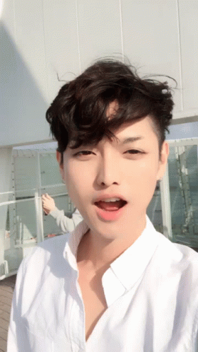 Kim Hyeokgyu Selfie GIF - Kim Hyeokgyu Selfie Smile GIFs