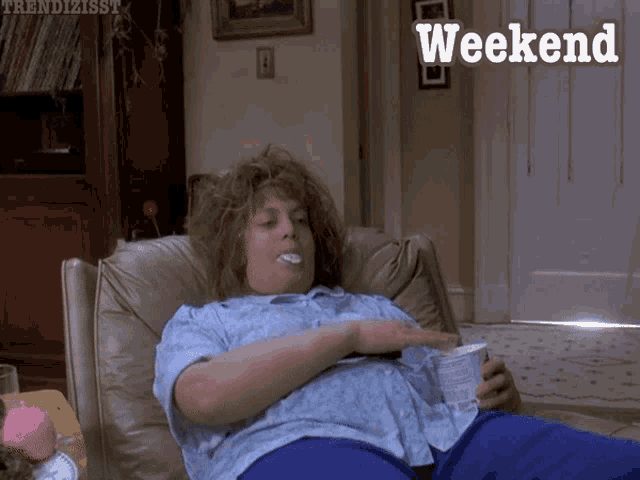Weekend Lazy GIF - Weekend Lazy Chilling GIFs