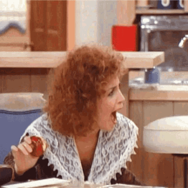 Hilarious Mary Jo Shively GIF - Hilarious Mary Jo Shively Annie Potts GIFs