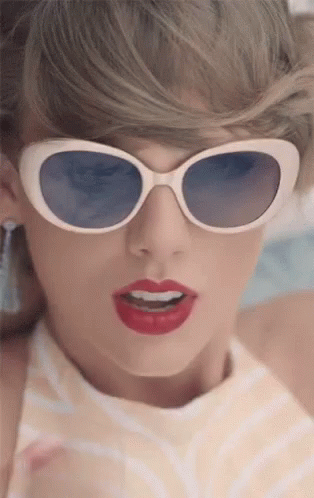 Taylor Swiftkiss Koalakiss GIF - Taylor Swiftkiss Koalakiss Cute GIFs