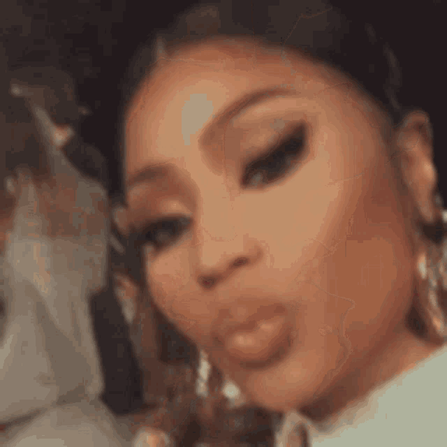 Nicki Minaj Selfie GIF - Nicki Minaj Selfie Kiss GIFs