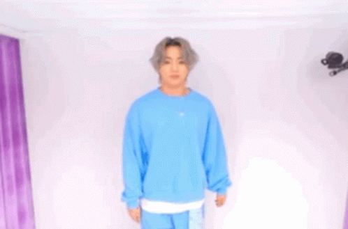 Koozfltr Jungkook GIF - Koozfltr Jungkook Jungkook Stand GIFs