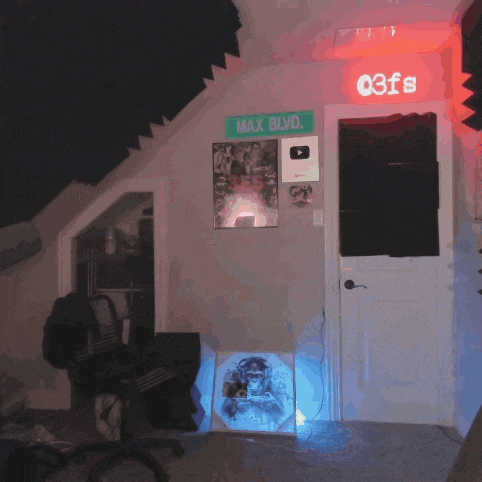 a room with a sign that says max blvd on it
