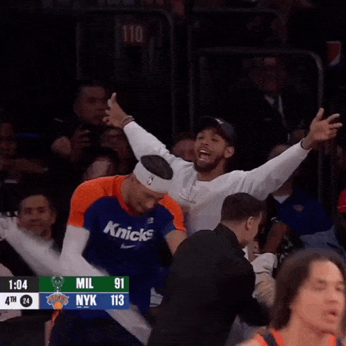 a basketball game is being played between milwaukee and the new york knicks
