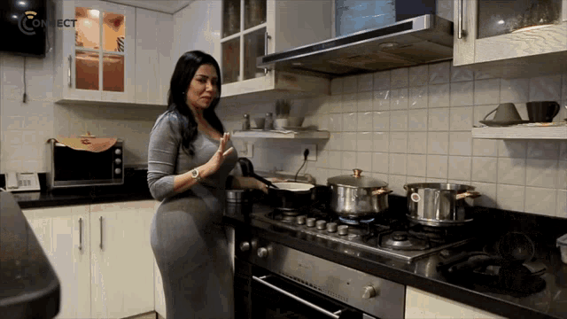 Kitchen Rania GIF - Kitchen Rania Milf GIFs