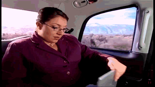 Supernanny You Guys Are In A Crisis Im On My Way GIF - Supernanny You Guys Are In A Crisis Im On My Way Crisis GIFs