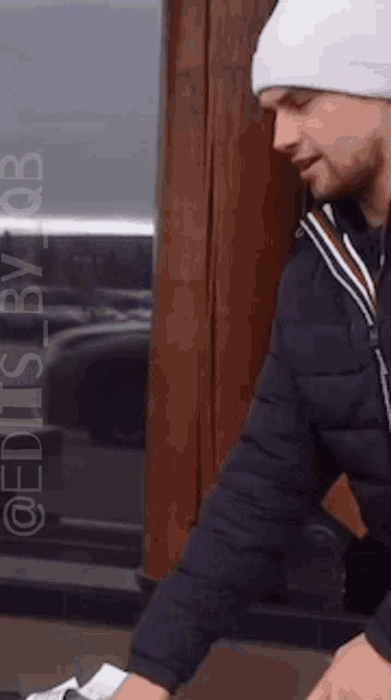 Whiteyy Editsbyqb GIF