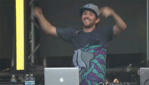 Dj Jamming Out GIF - Dj Jamming Out Performing GIFs