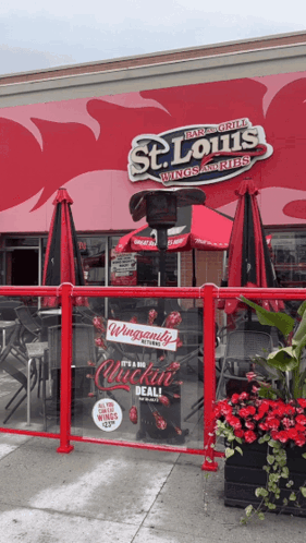 St Louis Bar And Grill Restaurant GIF - St Louis Bar And Grill Restaurant Canadian Fast Food GIFs