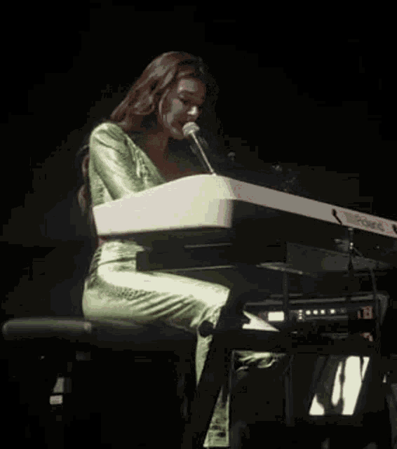 Ana Guerra Playing Piano GIF - Ana Guerra Playing Piano Singing GIFs