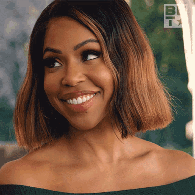 Laughing Sasha Duncan GIF - Laughing Sasha Duncan The Family Business GIFs