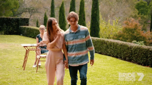 Holding Hands While Walking Hhww GIF - Holding Hands While Walking Holding Hands Hhww GIFs