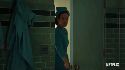 Leave The Room Sarah Paulson GIF - Leave The Room Sarah Paulson Nurse Mildred Ratched GIFs