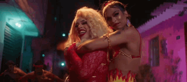 Sassiverso Gloria Groove GIF