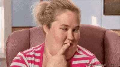 mama-june-lick-fingers.gif