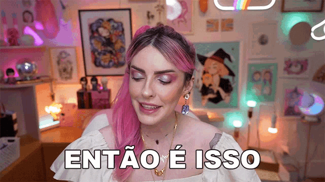 a woman with pink hair says " então e isso " in a video