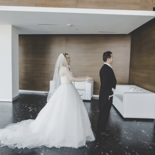 Bride And Groom GIF - Bride And Groom GIFs