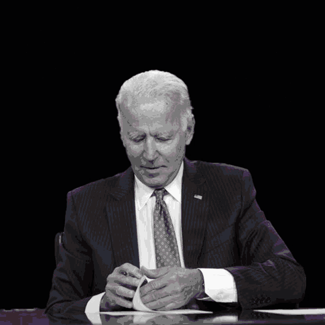 First Day Of Office 100days GIF - First Day Of Office 100days Biden GIFs