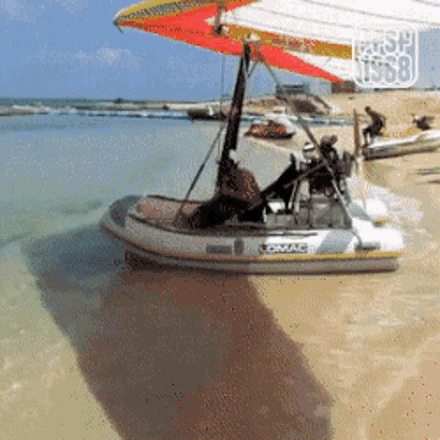 a boat that has the word lemac on the side