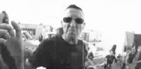 Chester Bennington Punch GIF - Chester Bennington Punch Linkin Park GIFs