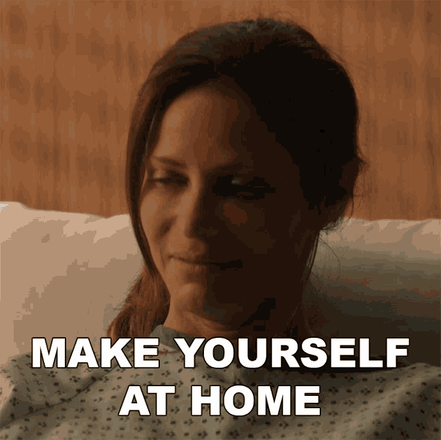 Make Yourself At Home Stacy Beale GIF - Make Yourself At Home Stacy Beale Tulsa King GIFs