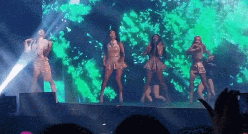 Jisoo Tanked Jisoo Dance GIF - Jisoo Tanked Jisoo Dance Born Pink Tour GIFs