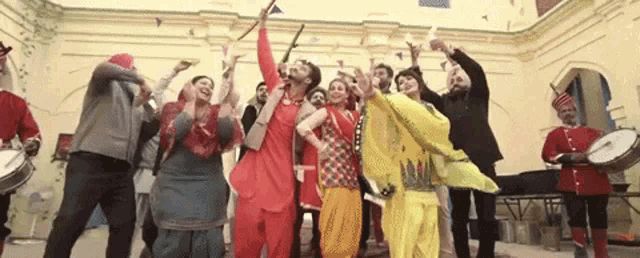 Dancing Himanshi Khurana GIF - Dancing Himanshi Khurana Happy GIFs